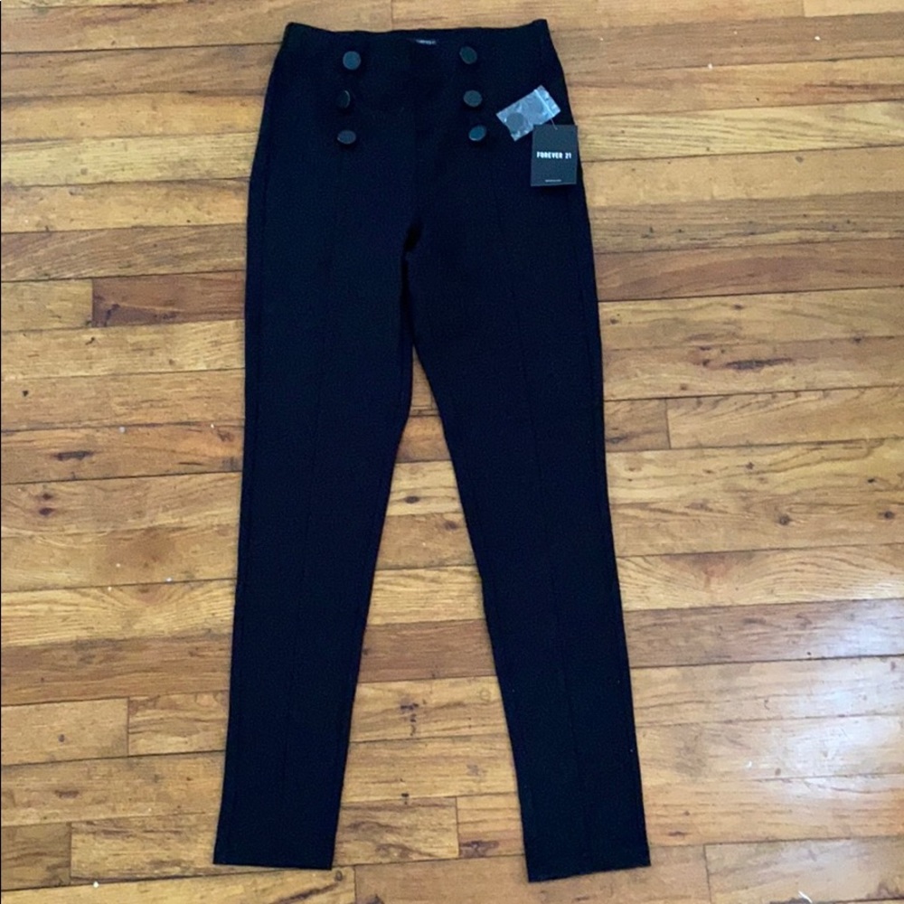 Hi-Waisted Legging Pants